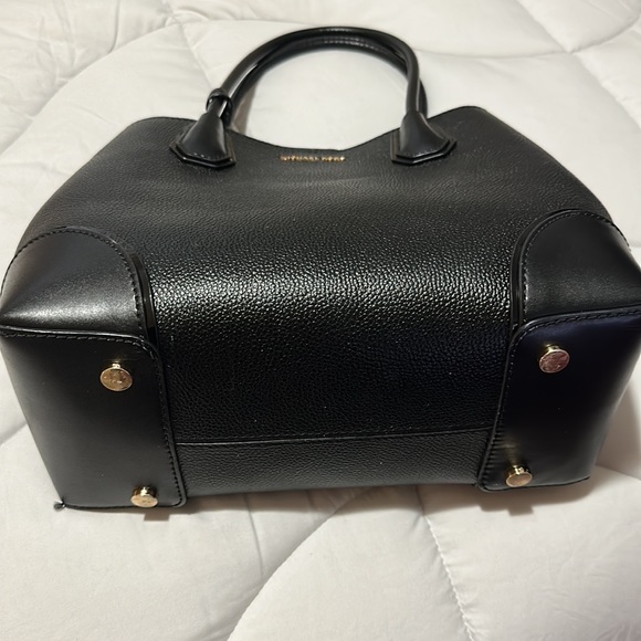 SALE‼️ NWT Michael Kors Purse - Picture 7 of 13